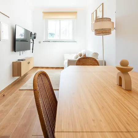 Sandora Pebble - Walk To The & Old Town Apartment Albufeira