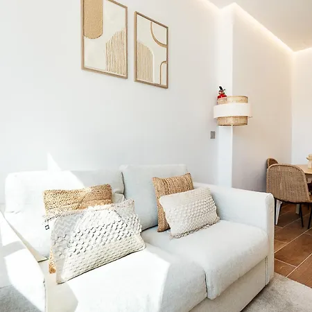 Sandora Pebble - Walk To The & Old Town Apartment Albufeira